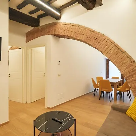 Elce - Historic Brick Arch 2br & 2ba Apartament *