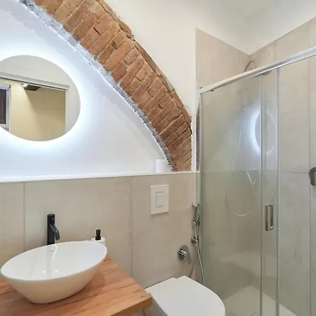 Apartment Elce - Historic Brick Arch 2br & 2ba *
