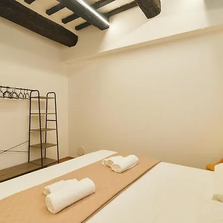 Elce - Historic Brick Arch 2br & 2ba *